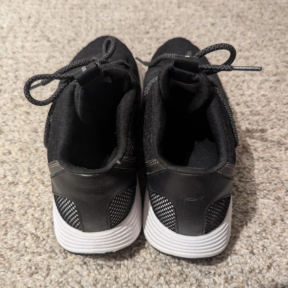 Under armour shoes, size 8.5, black - Picture 7 of 7